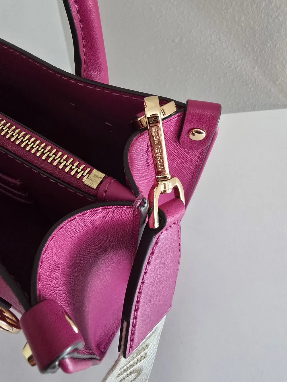MICHAEL KORS Pink Jet Set Signature Leather Satchel